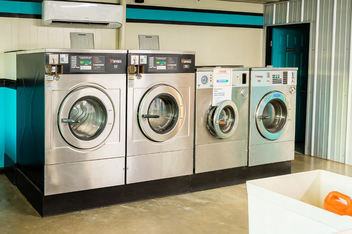 Lake Laundry Choctaw 5DIV7712 HDR Machines 1200X800